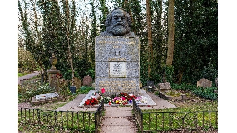 The tomb of Karl Marx in Highgate Cemetery, London. (Photo: Getty)