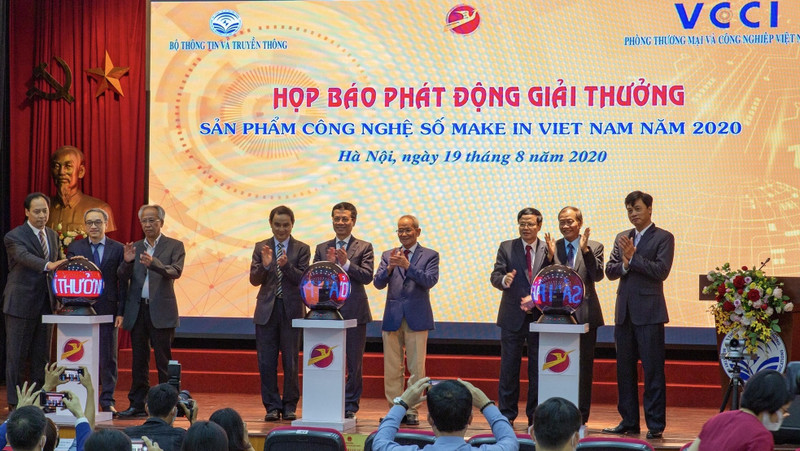 At the launch ceremony for the award. (Photo: VGP)