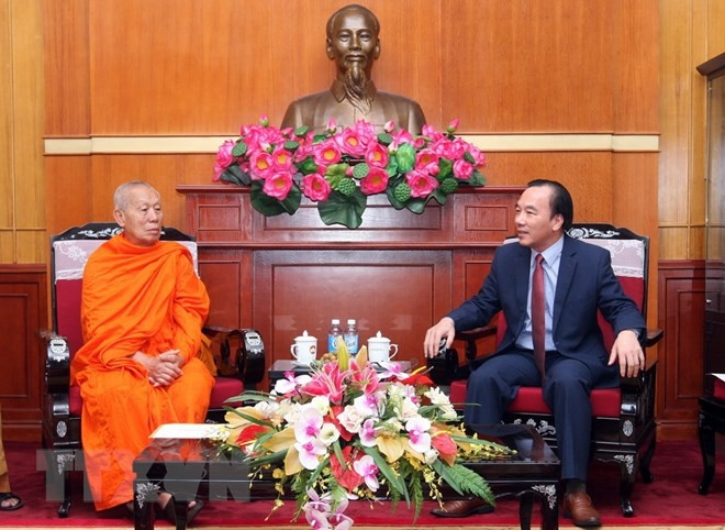 VFF Vice President Ngo Sach Thuc receives Most Venerable Veth Masenay in Hanoi on August 17. (Photo: VNA)