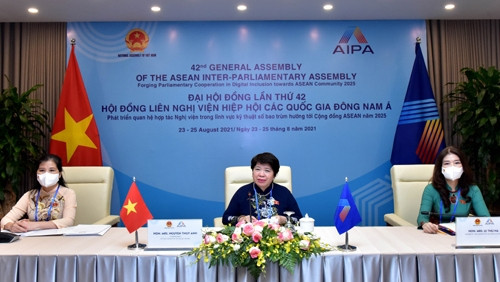 The Vietnamese delegation at the event (Photo: VGP)