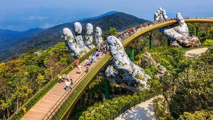– The Golden Bridge in the central city of Da Nang.