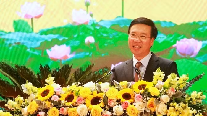 Politburo member and Head of the Party Central Committee’s Commission for Communications and Education Vo Van Thuong speaks at the conference. (Photo: NDO/Quang Tho)