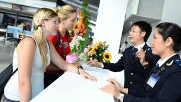 Foreign tourists at Tan Son Nhat International Airport (Photo: Thuan Thang)