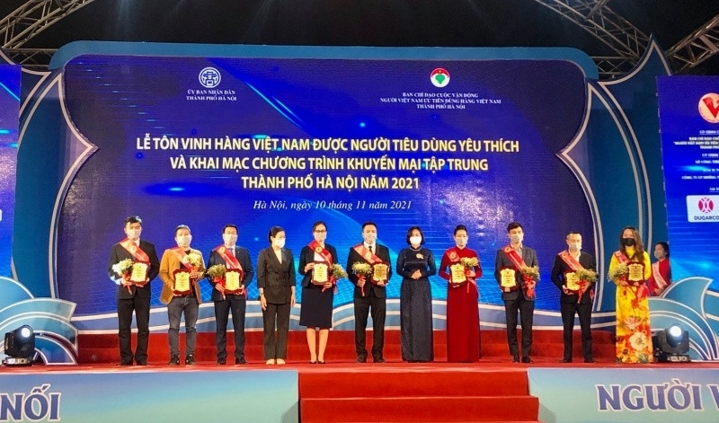 Enterprises with products favoured by consumers honoured at the ceremony.