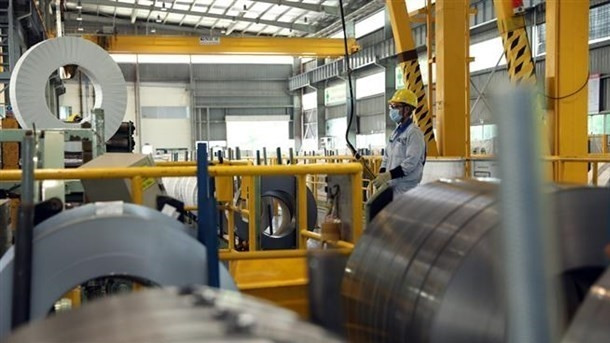 Steel production at JFE Shoji Steel Hai Phong Co., Ltd in Hai Phong's Vietnam-Singapore Industrial Park (VSIP). (Photo: VNA)