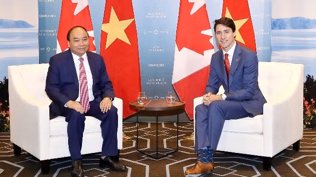 Canadian PM Justin Trudeau receives his Vietnamese counterpart Nguyen Xuan Phuc. (Photo: VGP)