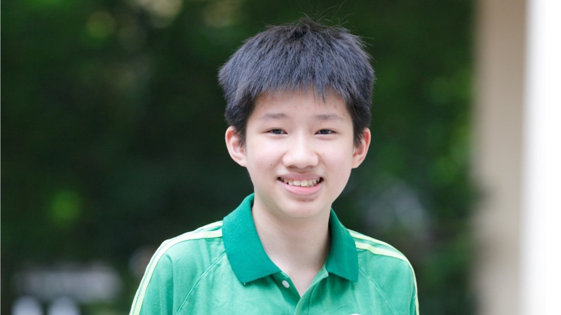Nguyen Binh Nguyen, winner of the UPU writing contest in Vietnam. (Photo: VNPost)