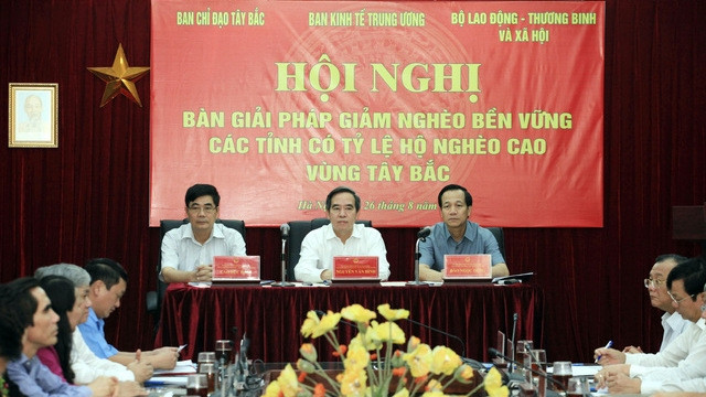 The meeting is held to discuss measures aimed at reducing poverty in the northwestern region.