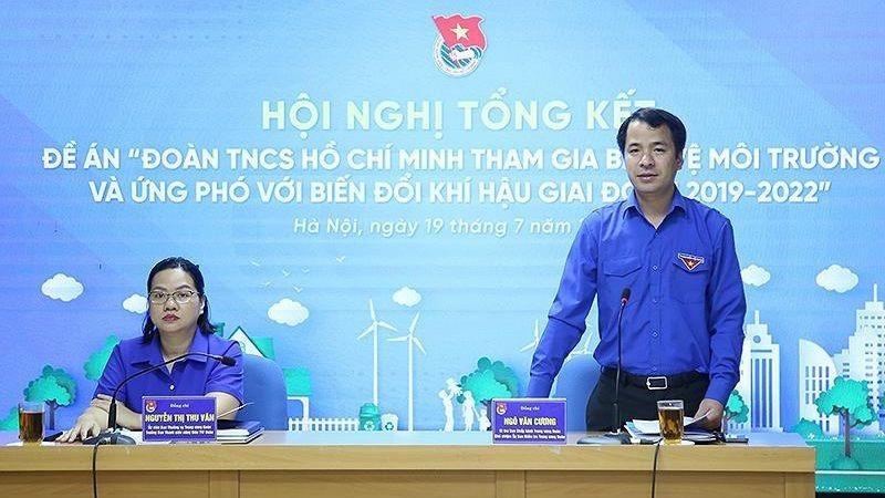 Secretary of the Ho Chi Minh Communist Youth Union Central Committee Ngo Van Cuong speaks at the conference.