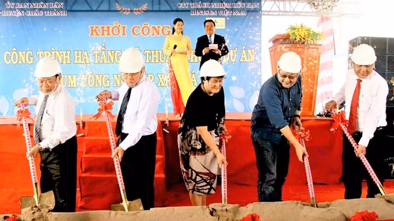 The ground-breaking ceremony for construction of the Xay Da B industrial zone in Soc Trang