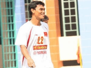 Vietnam fight back to draw with Singapore