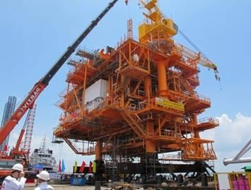 The Su Tu Trang wellhead platform topside.