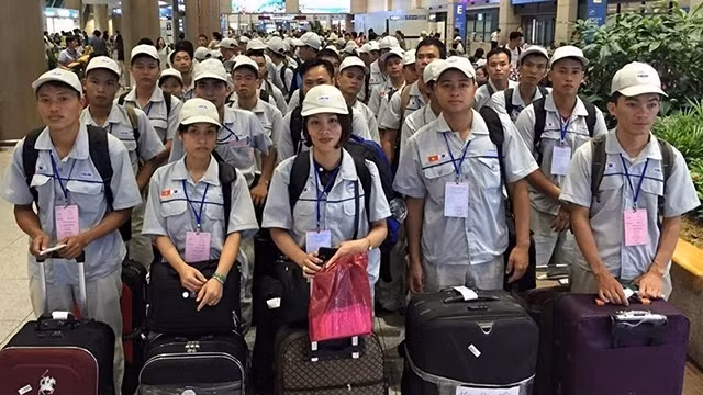 Workers to go abroad. (Illustrative image/Colab)