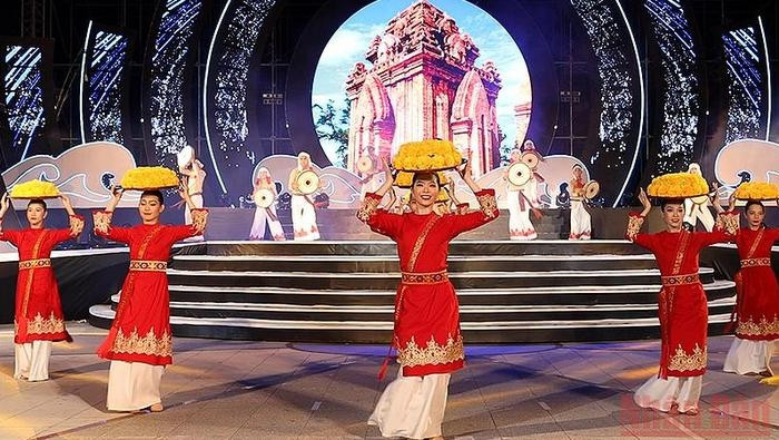 An art performance among the series of programmes (Photo: NDO)