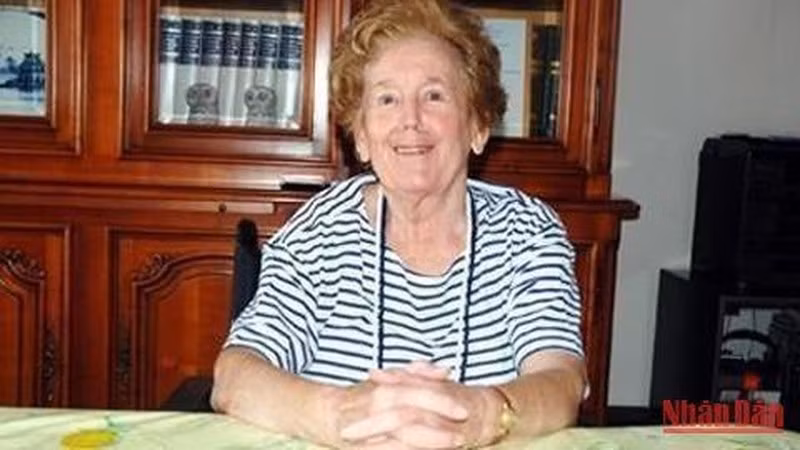 Raymonde Dien devotes her love and support to the Vietnamese cause of national liberation, construction and defence. (Photo: Huy Thang)