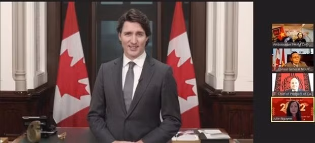 Prime Minister Justin Trudeau extends Tet greetings to Vietnamese-Canadians during a get-together on January 22. (Photo: VNA)