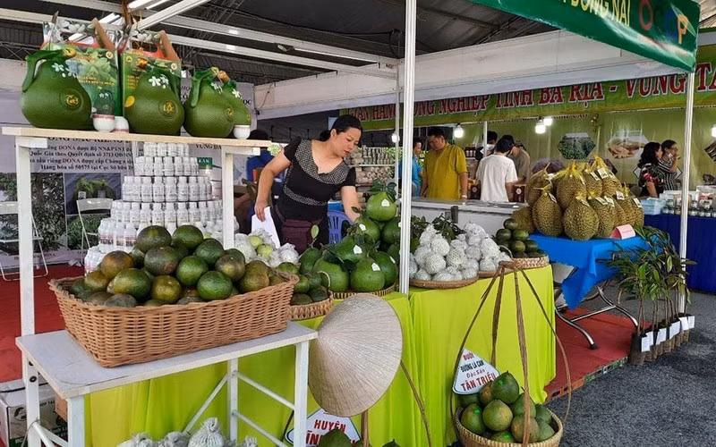 Agricultural products showcased at the event. (Photo: NDO)