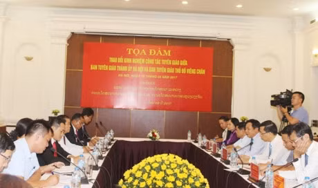 Hanoi, Vientiane share experience in propaganda work