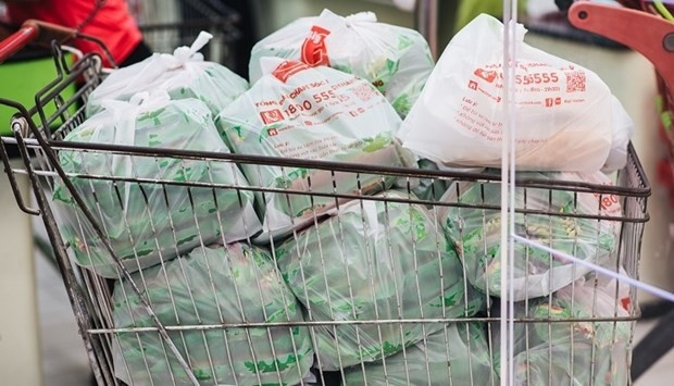 Retailers’ alliance launched to help reduce use of disposable plastic bags (Photo: vietnamnet.vn)