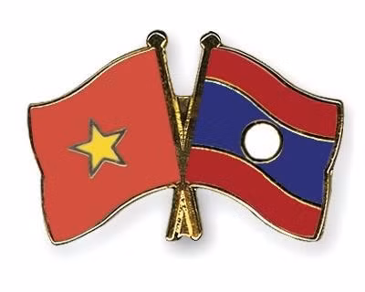Vietnam-Laos border provinces boost ties