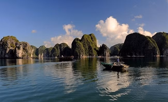 A corner of Lan Ha Bay (Photo: dulichdaocatba.com)