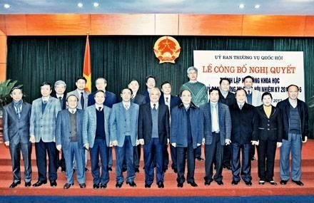 NA Chairman Nguyen Sinh Hung and members of the NA Standing Committee’s Science Council