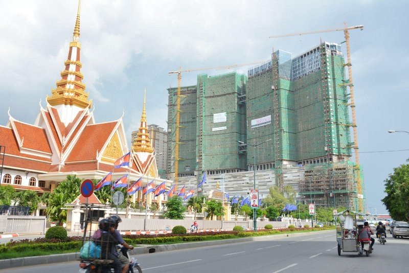 The face of Phnom Penh capital is changing with new high-rise buildings (photo: Truong Son)
