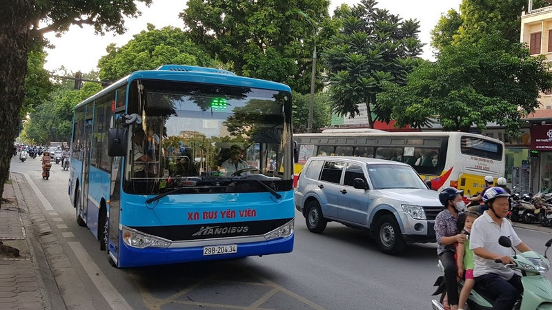 A public bus in Hanoi (Photo: Hoa Bui)