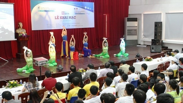 At the competition’s opening ceremony (Photo: Vietnam+)