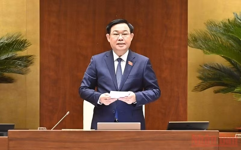 National Assembly Chairman Vuong Dinh Hue speaks at the session. (Photo: NDO)