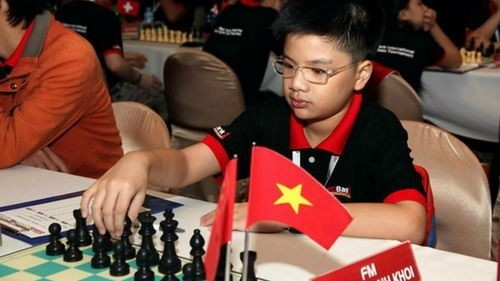 Anh Khoi becomes Vietnam’s first chess master to possess two world youth titles. 
