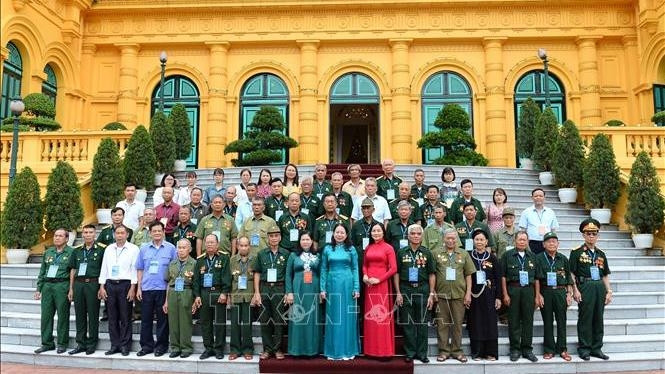 Vice President Vo Thi Anh Xuan (front row, tenth from left) and delegates at the event (Photo: VNA)