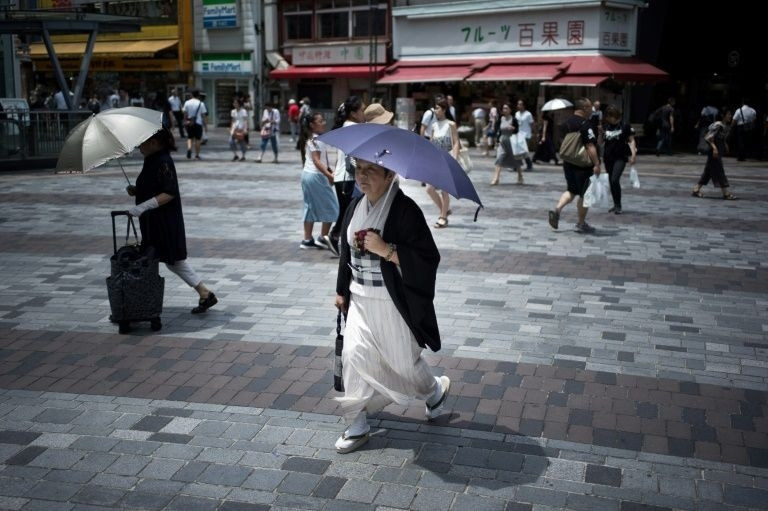 Temperatures hit 40.3 degrees Celsius in Ome, the first time temperatures over 40 have been recorded in Tokyo's metro area.