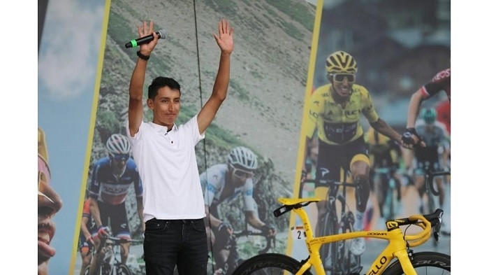 Cycling - Tour de France winner Egan Bernal receives hero's welcome at home - Zipaquira, Colombia - August 7, 2019 Colombia's Egan Bernal speaks to fans and family in his hometown REUTERS/Luisa Gonzalez