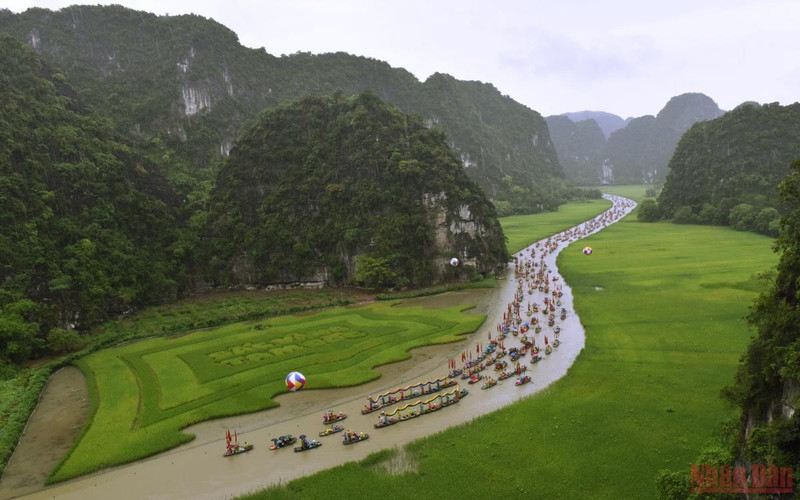 Tam Coc - Bich Dong on the opening day of the tourism week.
