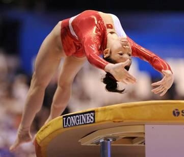Vietnam’s top female gymnast Phan Thi Ha Thanh was crowned women’s vaulting champion at the Toyota Cup 2011