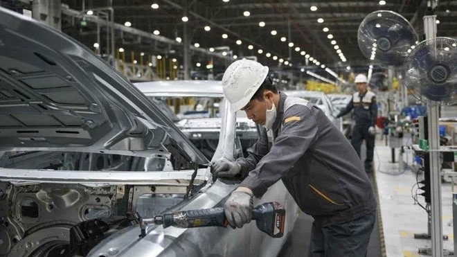 At VinFast factory in Hai Phong (Photo: Reuters)