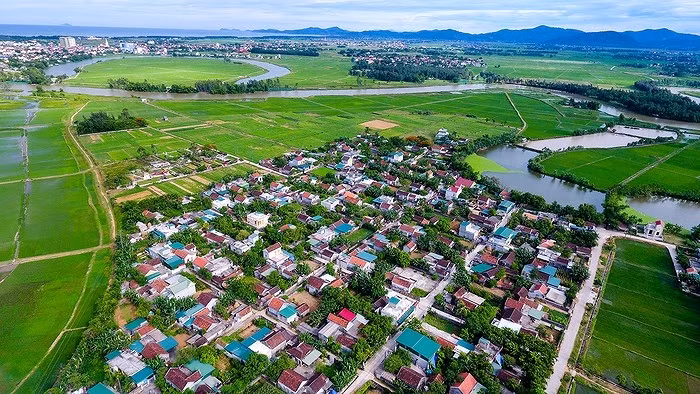 Many communes that do not meet the geographic size and population criteria will be merged in the coming years.