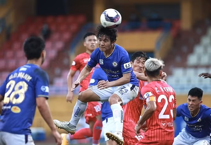 The AFC’s decision to cancel the AFC Cup 2021 ASEAN Zone matches will allow Vietnamese clubs Hanoi FC (in blue) and Saigon FC (in red) to focus on their own goals in the LS V.League 1-2021.