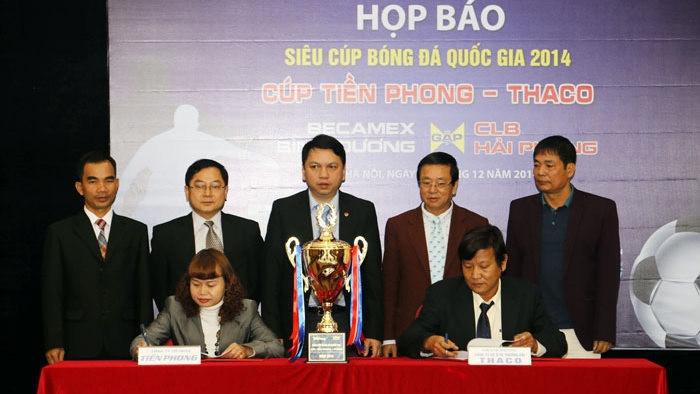A December 22 press conference on the 2014 Super Cup (Credit: VFF)