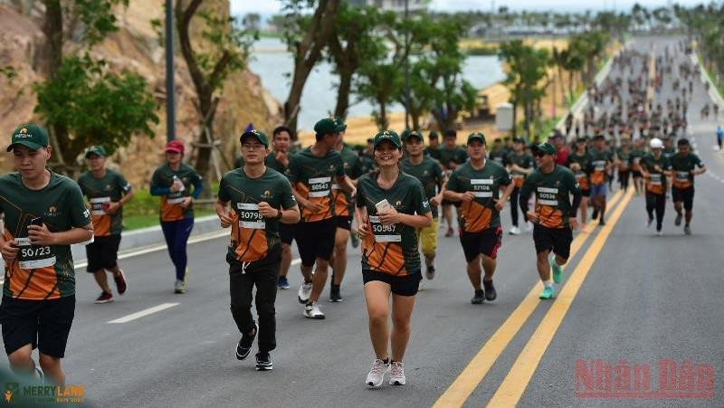 The running tournament attracts over 3,000 people.