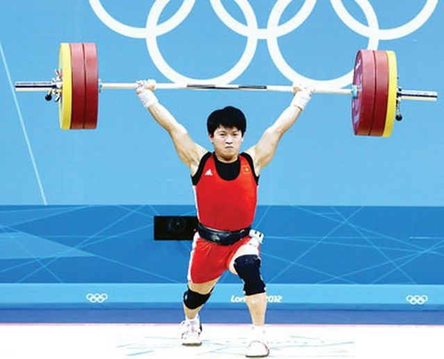 Vietnamese weightlifter Tran Le Quoc Toan has been promoted to the men's 56kg bronze medal at the 2012 Olympics.