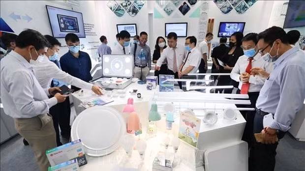 At an event to promote new IT products (Illustrative photo: VNA)