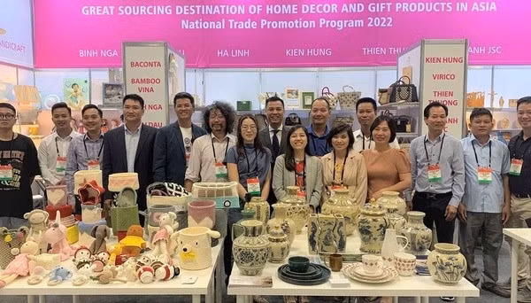 The Vietnamese national booth at the exhibition (Photo: baoquocte.vn)