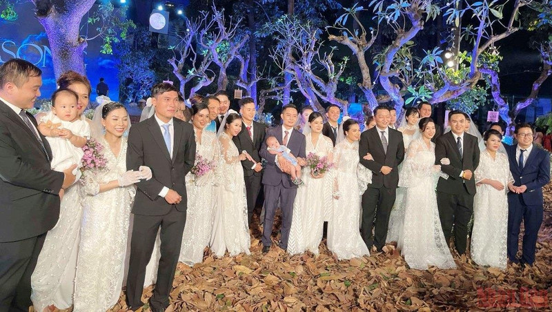 Couples at the mass wedding.