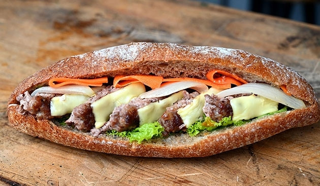 No matter if it is breakfast, lunch or dinner, Vietnamese ‘banh mi’ can satisfy one’s taste and smell in a tidy little package