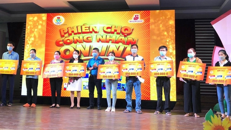 Workers are provided with vouchers from the organising board.
