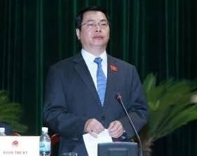 Minister of Industry and Trade, Vu Huy Hoang responding to deputies’ questions