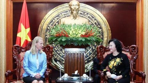 NA Vice Chairwoman, Nguyen Thi Kim Ngan, receives President of the Foreign Affairs and Defence Committee of the Norwegian Parliament, Anniken Huitfeldt. (VNA)
