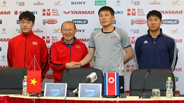 Coaches and players from hosts Vietnam and visitors DPRK at the press brief on December 24, a day before their international friendly at My Dinh Stadium in Hanoi. (Photo: Vietnam Football Federation)
